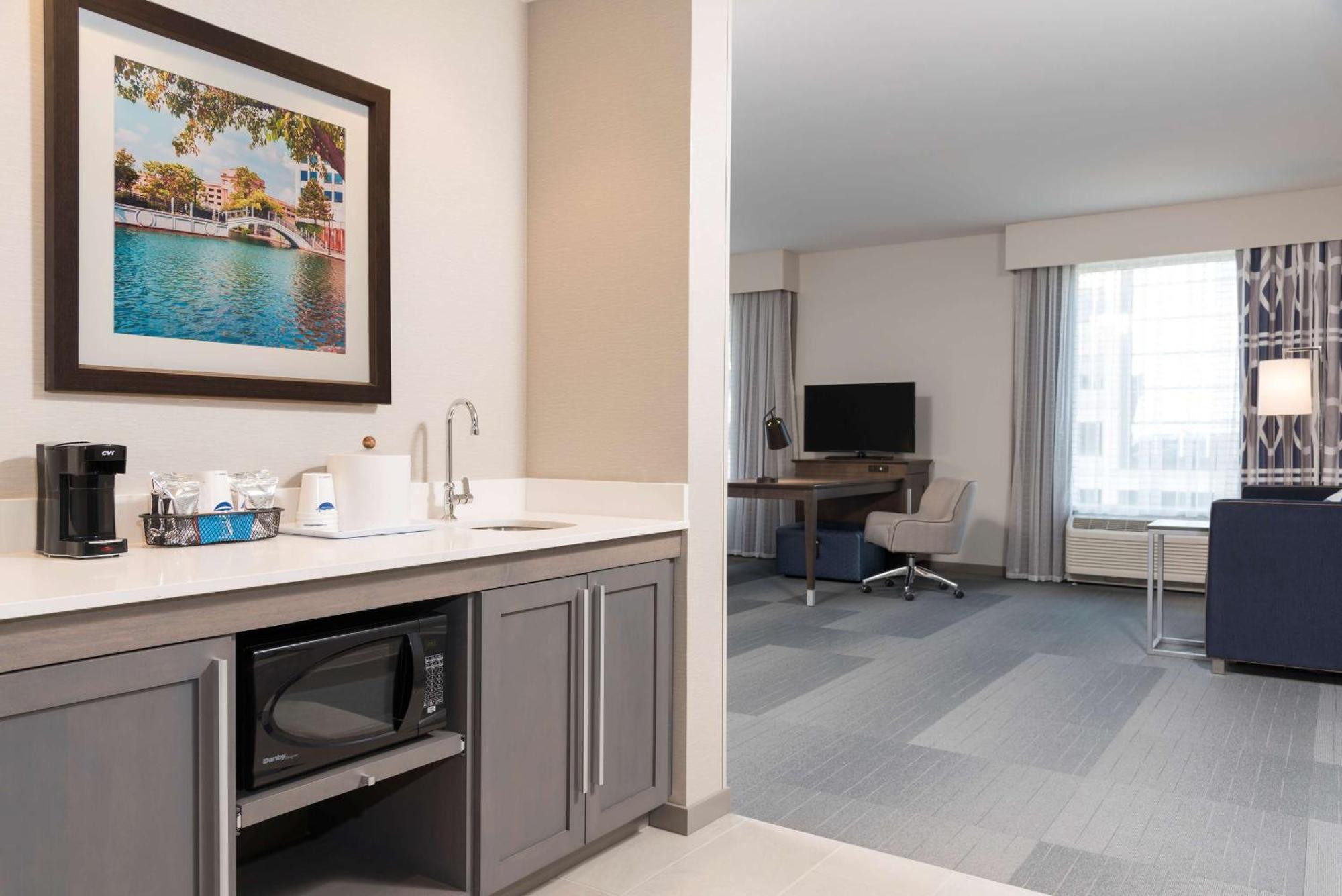 Hampton Inn & Suites Indianapolis-Keystone, In Ngoại thất bức ảnh