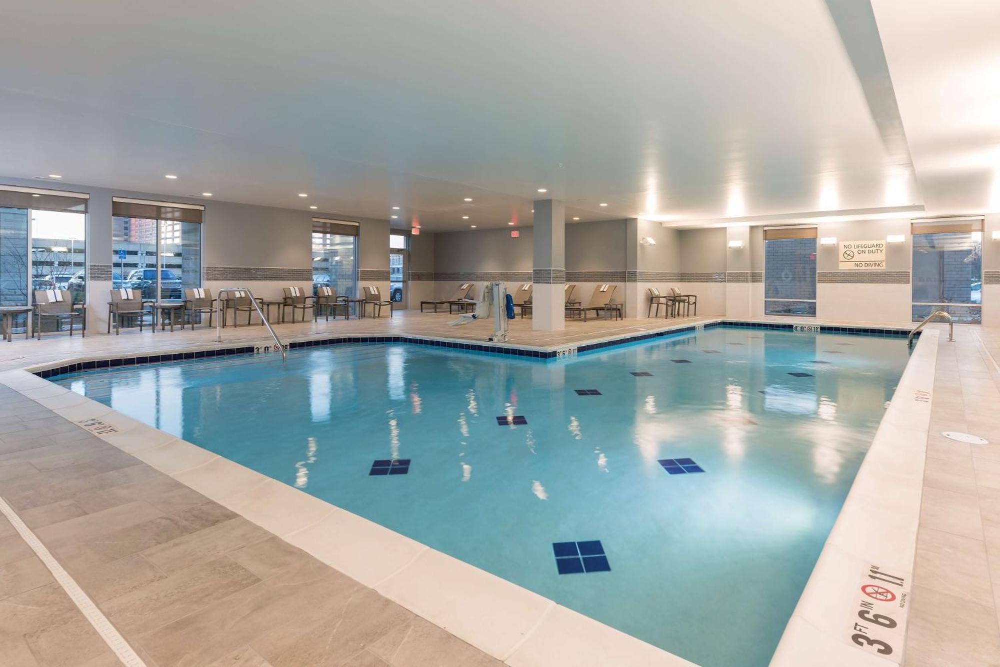 Hampton Inn & Suites Indianapolis-Keystone, In Ngoại thất bức ảnh
